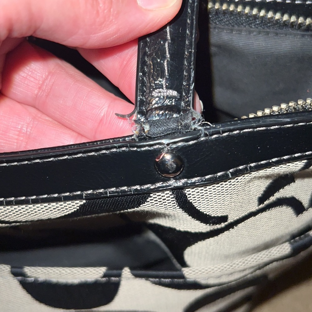 - Coach purse - Picture 5 of 10
